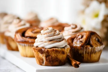 Cinnamon Roll Cupcakes