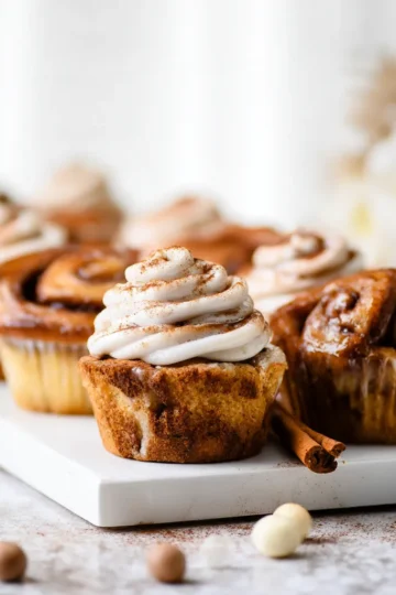 Cinnamon Roll Cupcakes