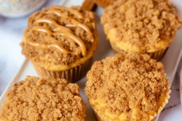 Biscoff Muffins with Crumble Topping