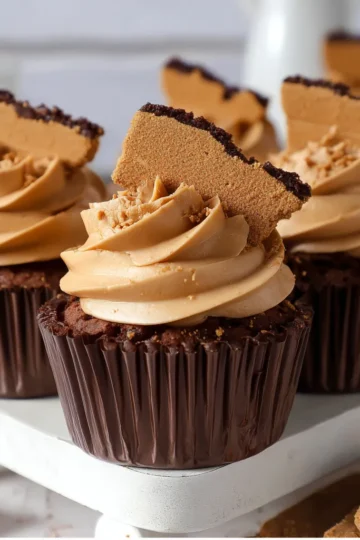 White Chocolate Biscoff Cupcakes